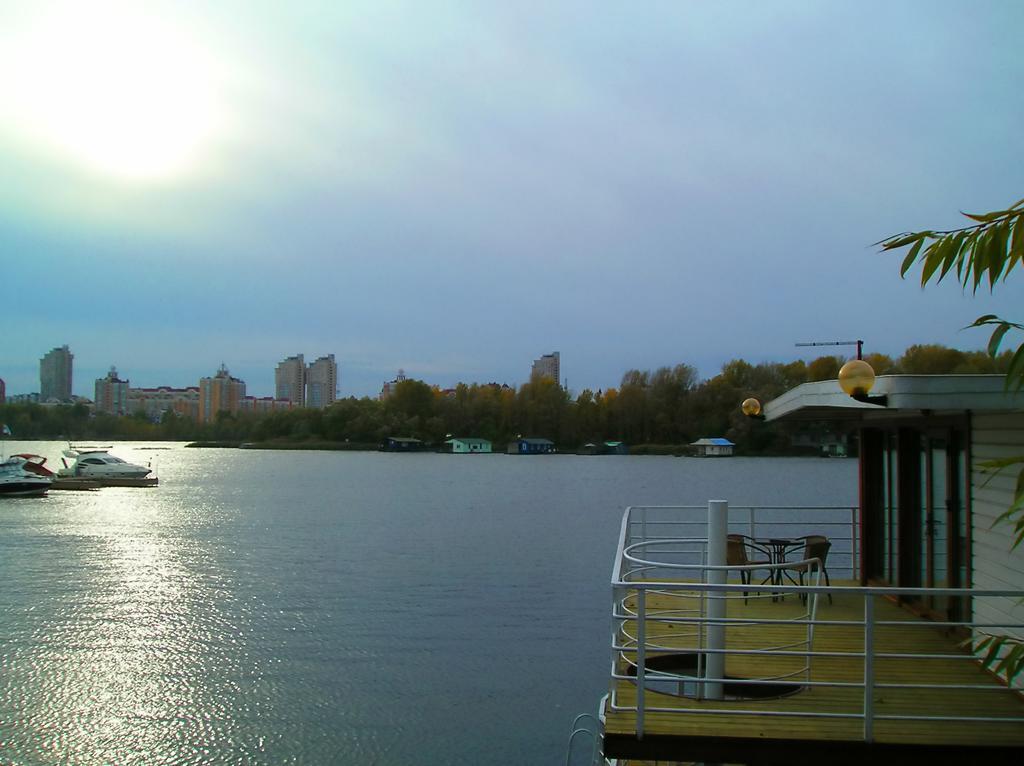 Chervona Kalina Kyiv Exterior foto