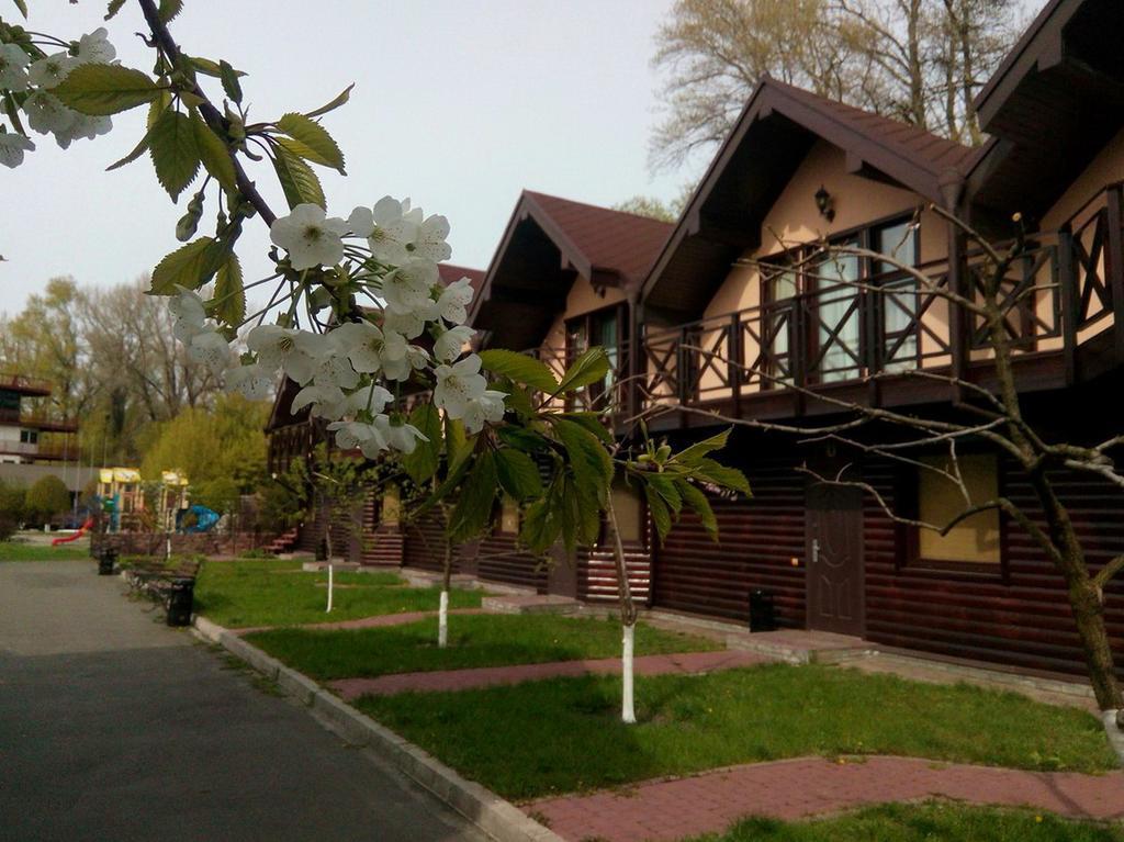 Chervona Kalina Kyiv Exterior foto
