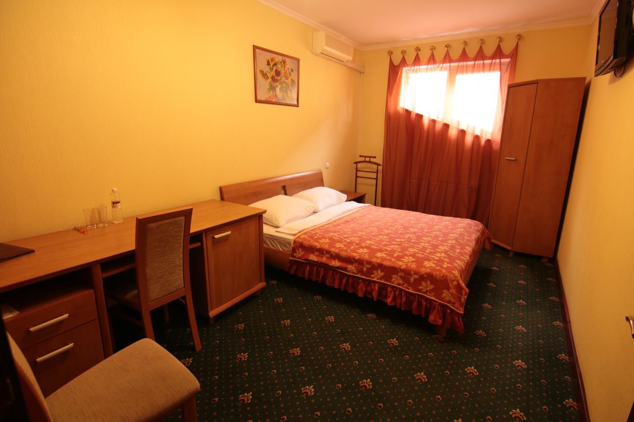 Chervona Kalina Kyiv Exterior foto